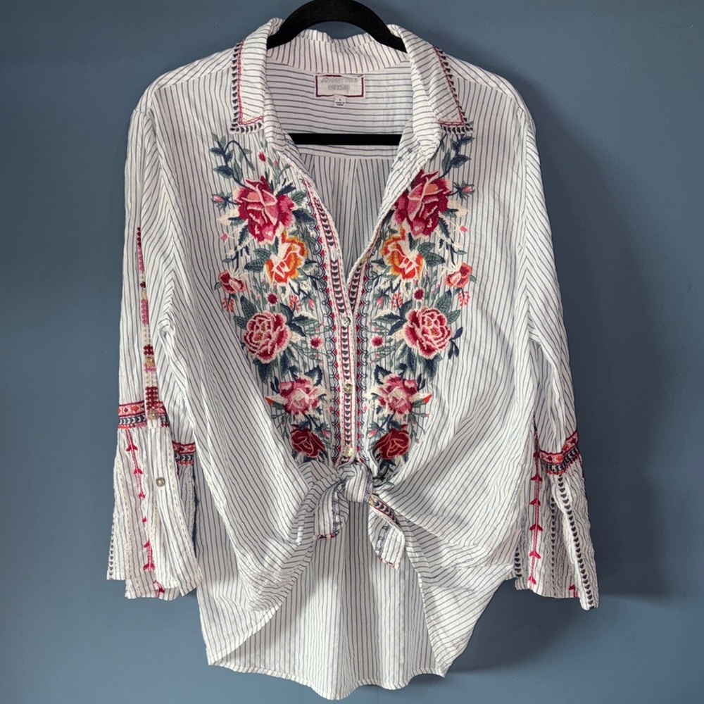 Johnny Was White Blouse with Flutter Sleeves and Tie Front